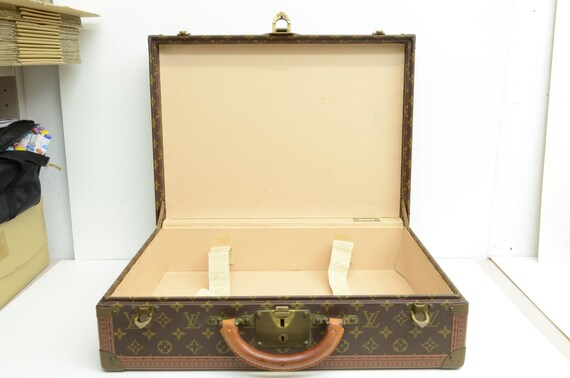 The always chic Alzer trunk coffee table : r/Louisvuitton