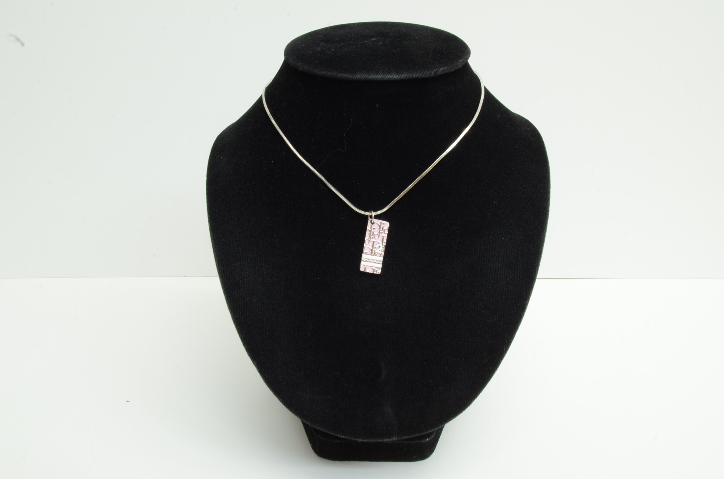 アクセサリー Christian Dior Pink Trotter Necklace Authentic Christian Dior Pink Trotter Necklace Signature No