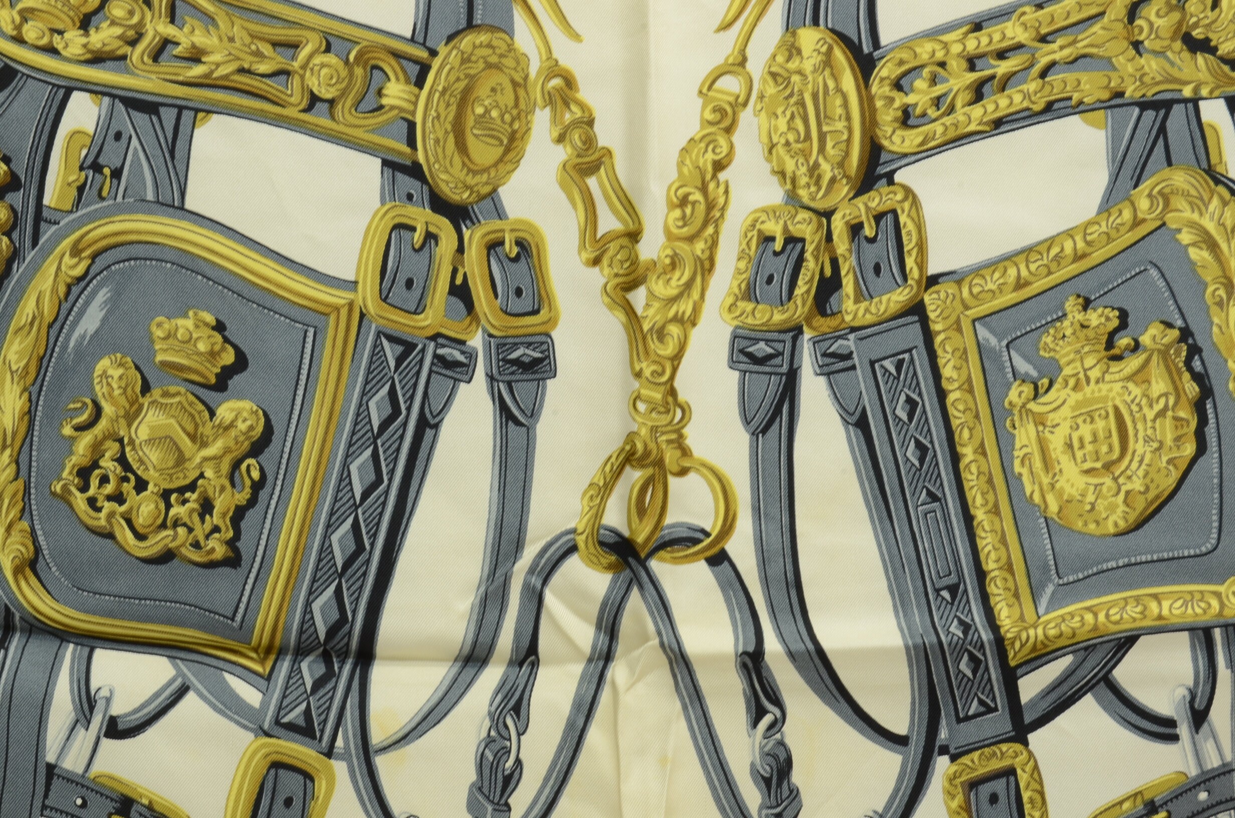 本物のエルメス ブリッド ドゥ ガラ スカーフ 90 cm シルク