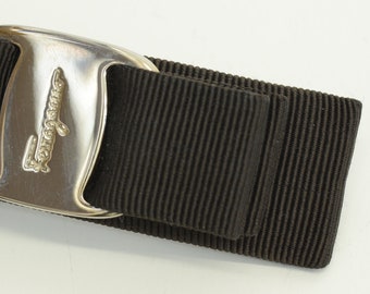 ヘアアクセサリー Salvatore Ferragamo Black fabric hair clip Ferragamo Black Fabric Hair Clip Salvatore Ferragamo
