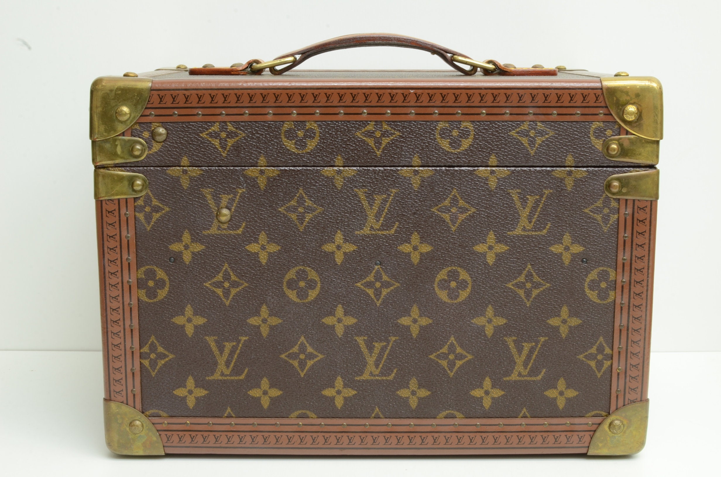 Louis Vuitton Brown Monogram Canvas Boite Flacons Beauty Case at 1stDibs