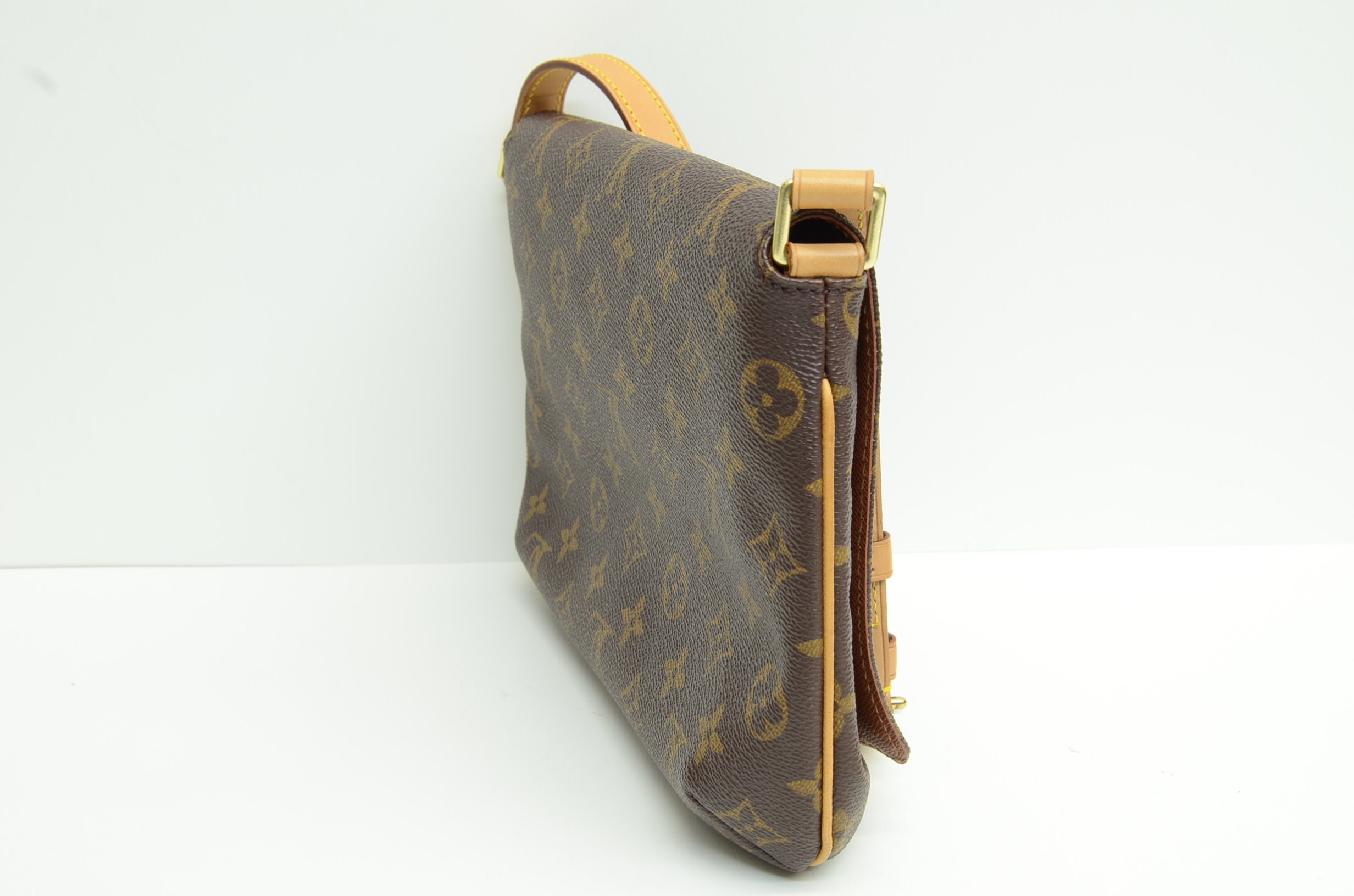 Louis Vuitton Musette Tango Canvas Shoulder Bag (pre-owned) in Brown