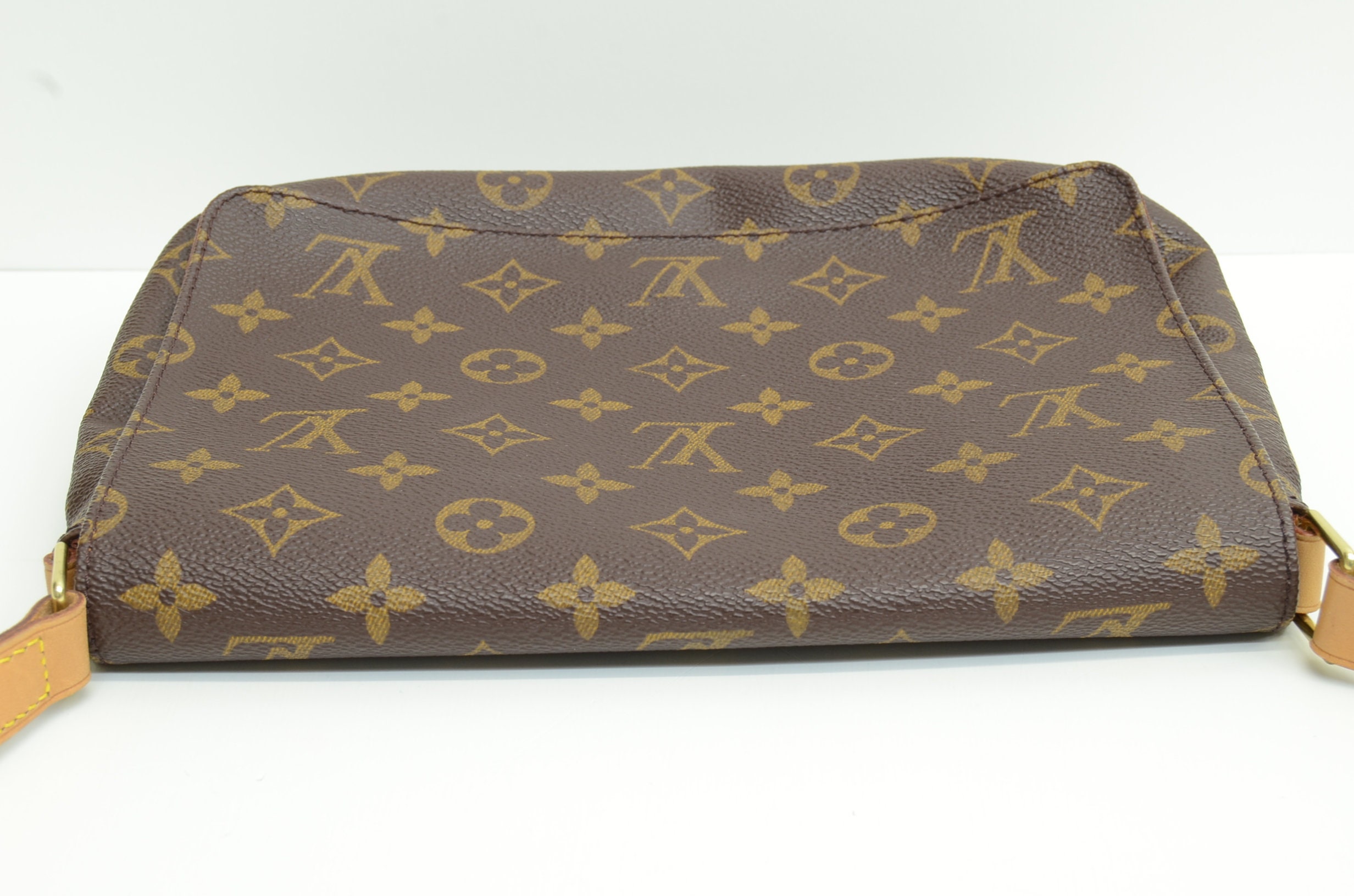 Authenticated Used Louis Vuitton LOUIS VUITTON Musette Tango Monogram  Shoulder Bag Brown Ladies