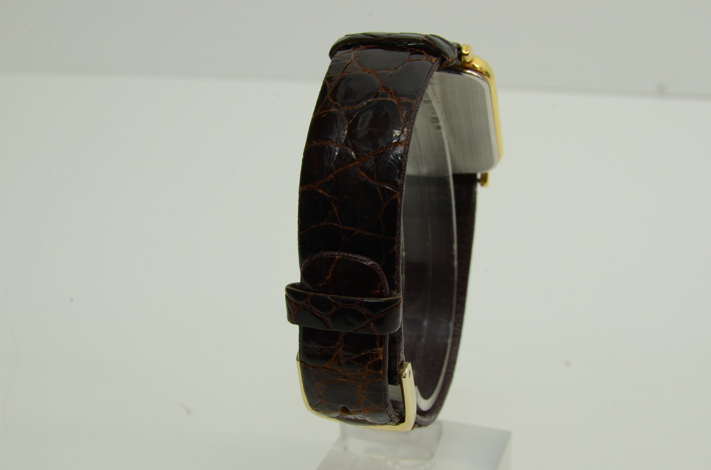 Authentic Waltham Vintage Watch 25mm X 29mm Quartz GP Authentic Waltham Vintage Watch 25mm X 29mm Quartz GP