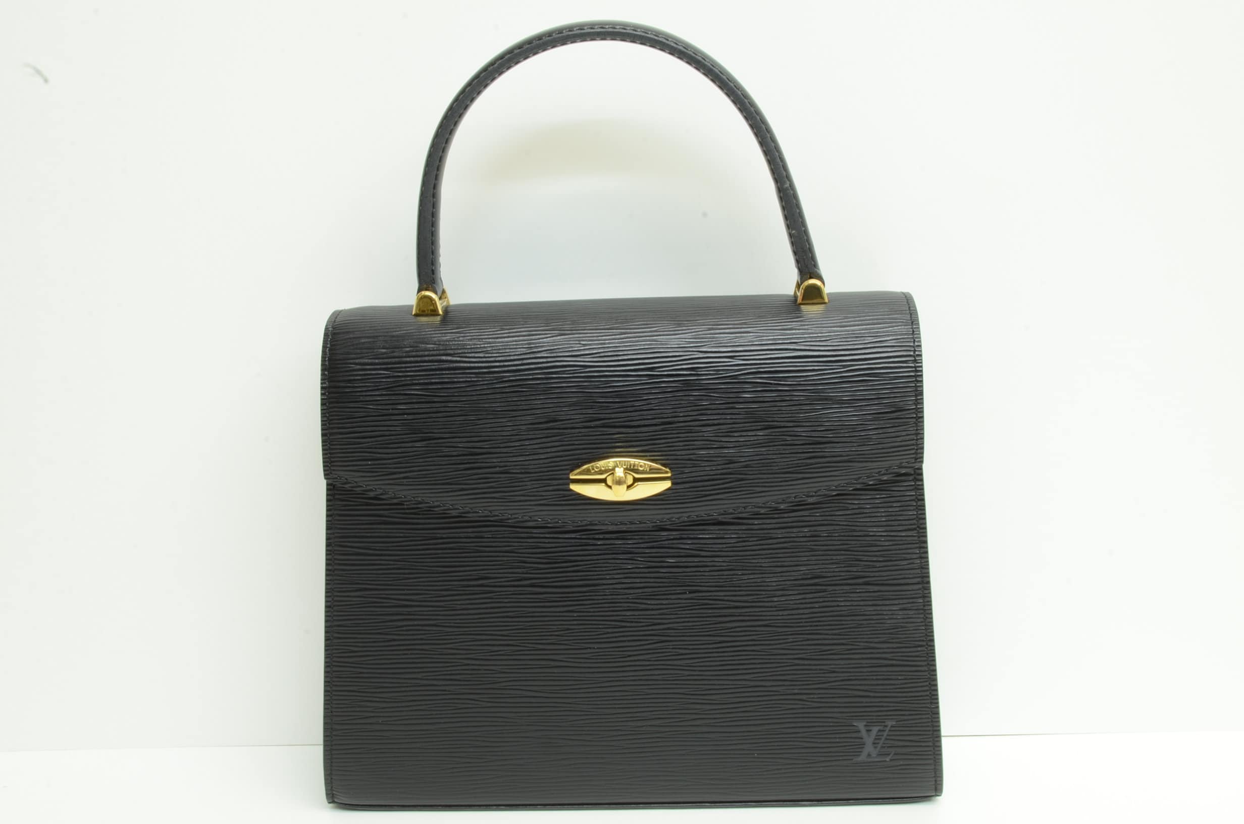 Louis Vuitton - Authenticated Louise Handbag - Leather Black Plain for Women, Very Good Condition