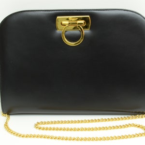 Authentique Salvatore Ferragamo Gancini Logo Purse GP Fold Lock Sac à bandoulière vintage en cuir noir 1p712