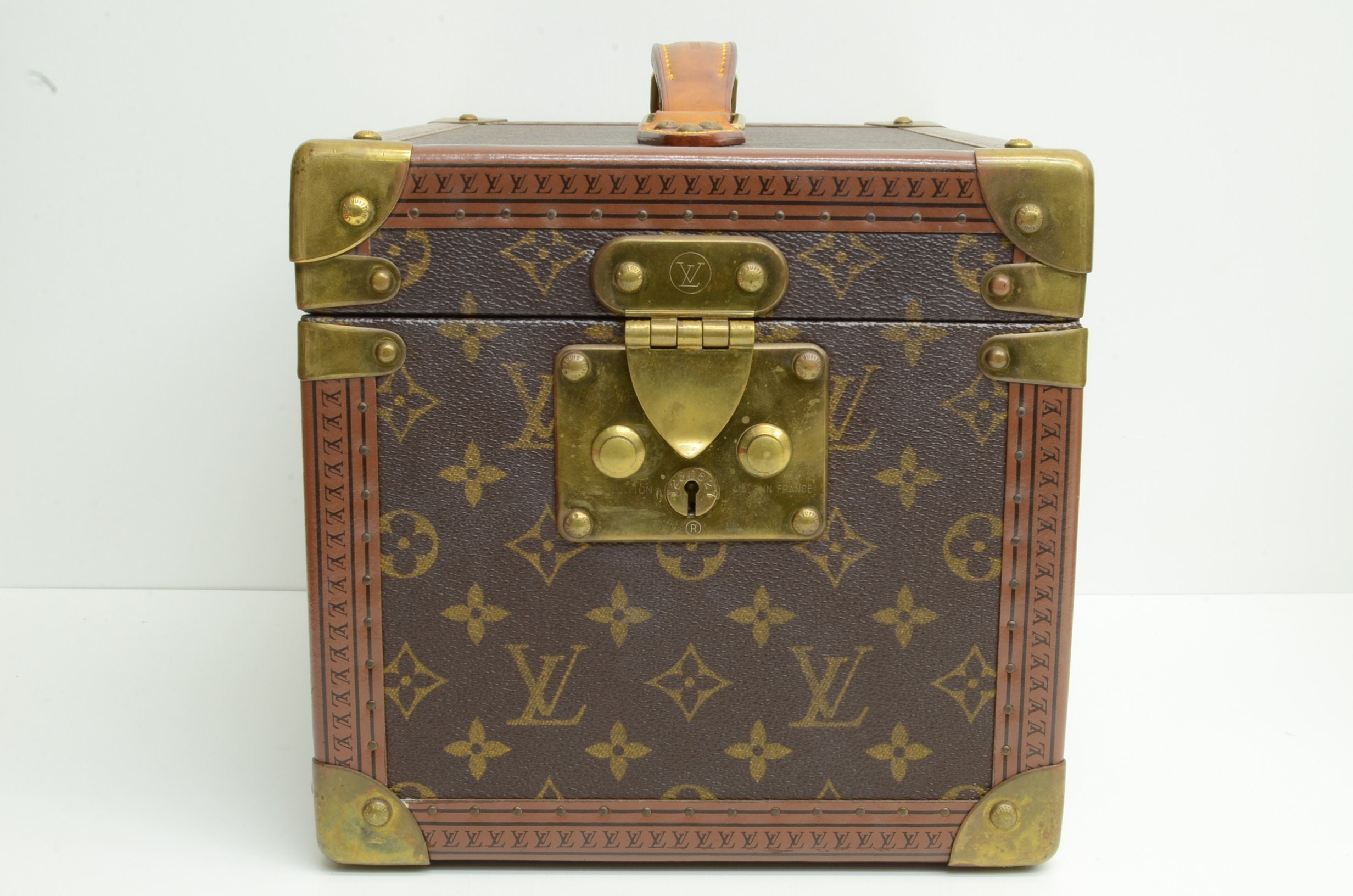 Vanity-case - Louis Vuitton bottle box