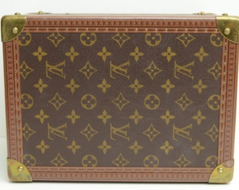 Sold at Auction: Louis Vuitton, Louis Vuitton Monogram Trunk Boite Flacons  Beauty Vanity Case Vintage