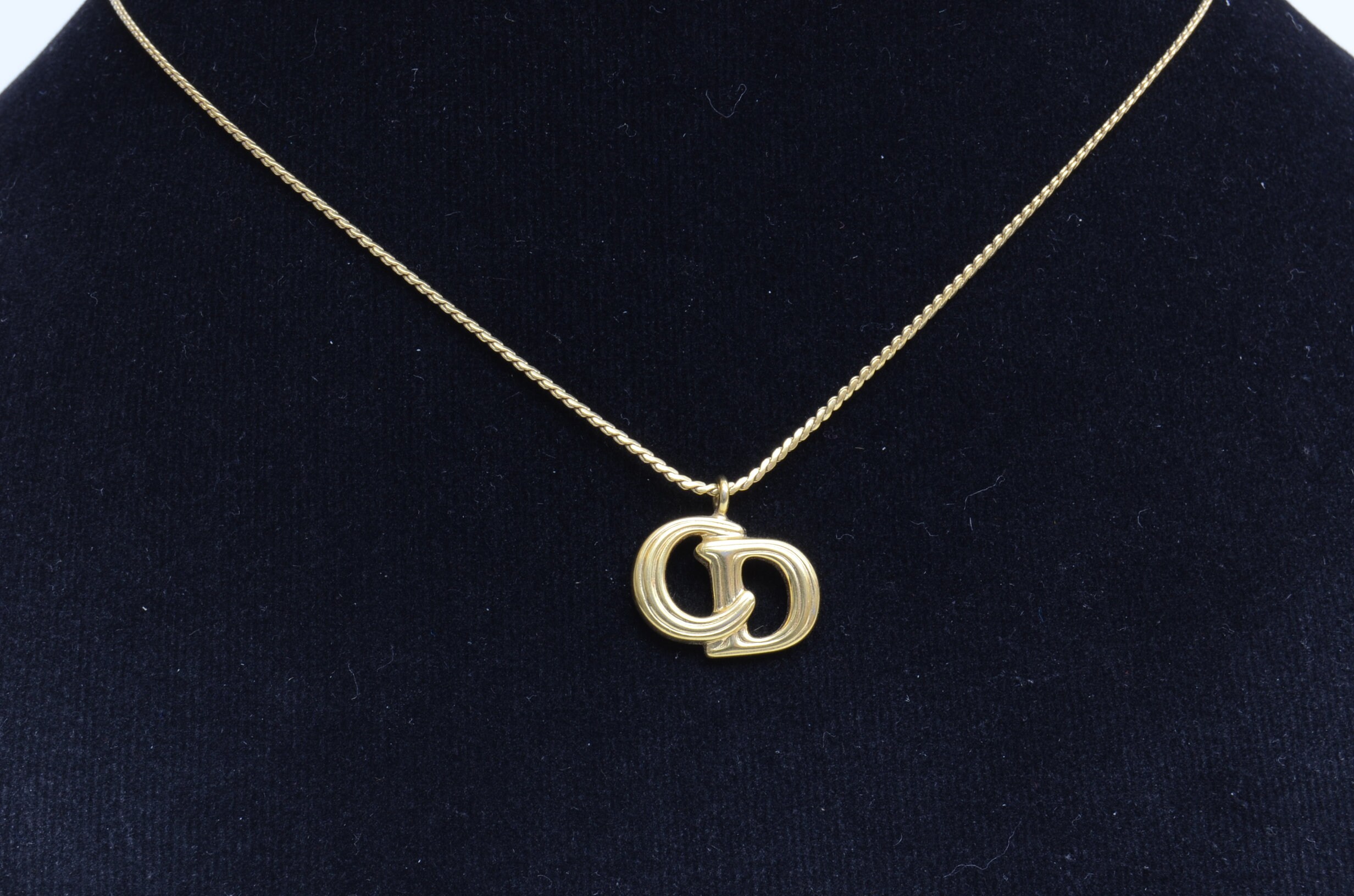 ♡ Christian Dior ♡ Vintage ♡ necklace Christian Dior Vintage DIOR With Heart Logo Pendant Necklace