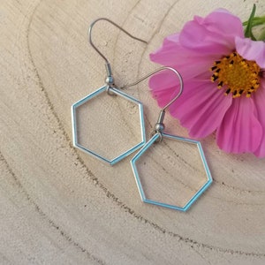 Silver geometric earrings, honeycomb earrings, silver hexagon earrings, bee earrings, girlfriend birthday gift, minimalist