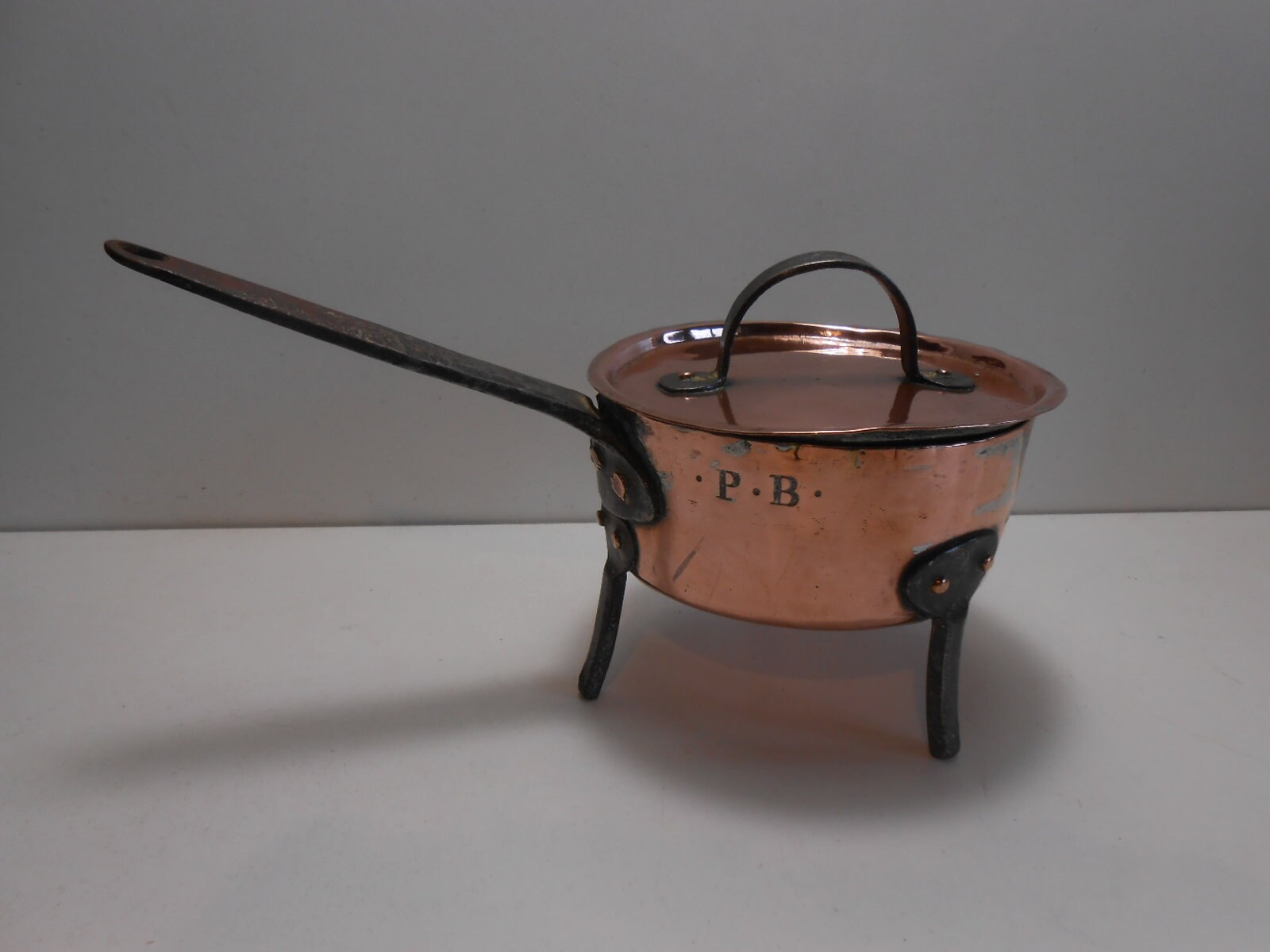 Petite Casserole Saucière Cuivre Tripode de Cheminée/Pan Copper Sauce Boat 19Th