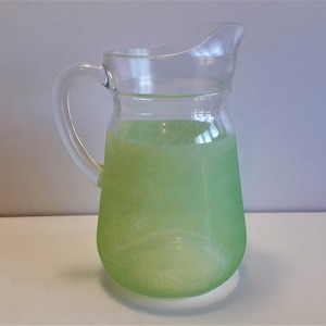 Vintage carafe 70&#39;s green granite / jug