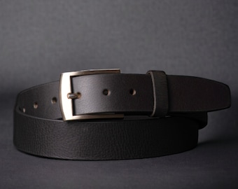 Slim Leather Belt, Classic Black HANDCRAFTED 100% FULL GRAIN Leather Belt Made in Canada. Gift for him, Gift for boyfriend, Gift for Dad