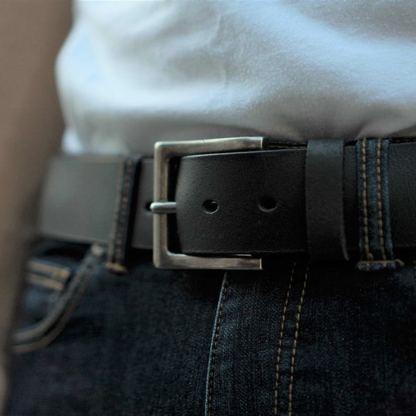 Leather Belt, Classic Black Casual HANDCRAFTED 100% FULL GRAIN Leather Belt Made in Canada. Gift for him, Gift for boyfriend, Gift for Dad