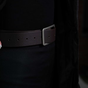 Ceinture habillée noire pour femme, ceinture en cuir à boucle rectangulaire, ceinture en cuir pleine fleur faite main au Canada, cadeau pour elle, cadeau pour petite amie image 4