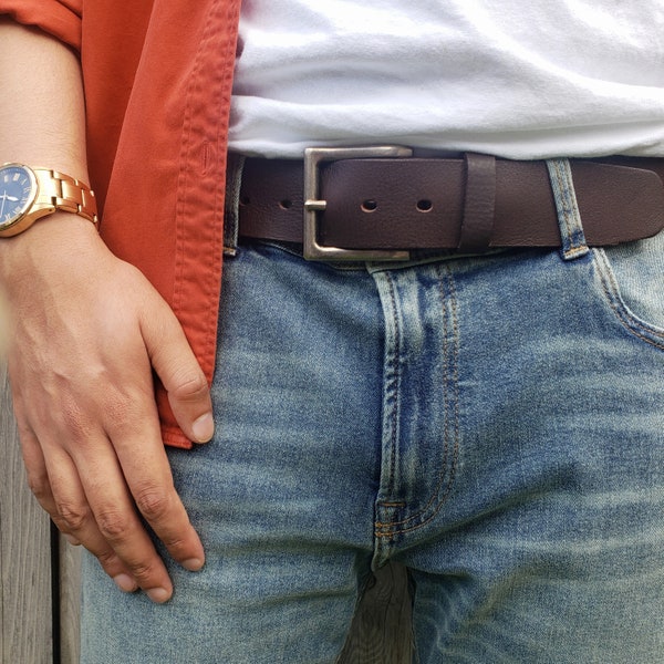 Leather Belt, Classic Brown Casual HANDCRAFTED 100% FULL GRAIN Leather Belt Made in Canada. Gift for him, Gift for boyfriend, Gift for Dad