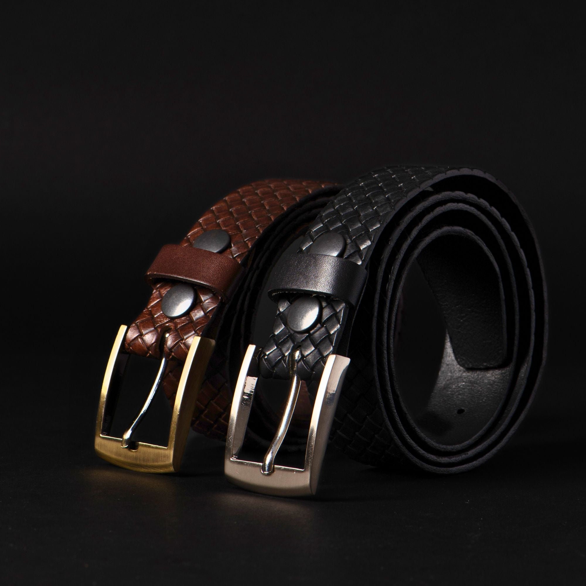 Reversible Leather Belt Pebbled Black Brown Handcrafted in Italy Mens Size 40 Black & Brown Reversible Leather Belt for Men | SOUL OF NOMAD main image 2