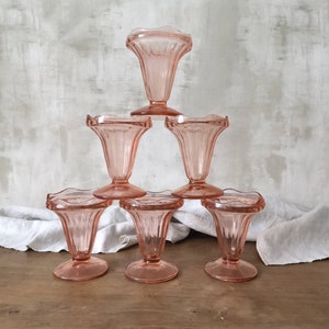 Vintage French Set of 6 Glass Ice-Cream Cups, Sundae Bowls, Blush Pink Glassware, Rosaline, Art Deco 1960s, Depression Glass Made in France