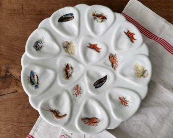 plateau d'huîtres festonné en porcelaine française vintage, assiette de service de fruits de mer d'art populaire, peint à la main