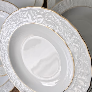 10 pratos dourados da Baviera / porcelana branca / bordas douradas / pratos recortados / decoração floral em relevo