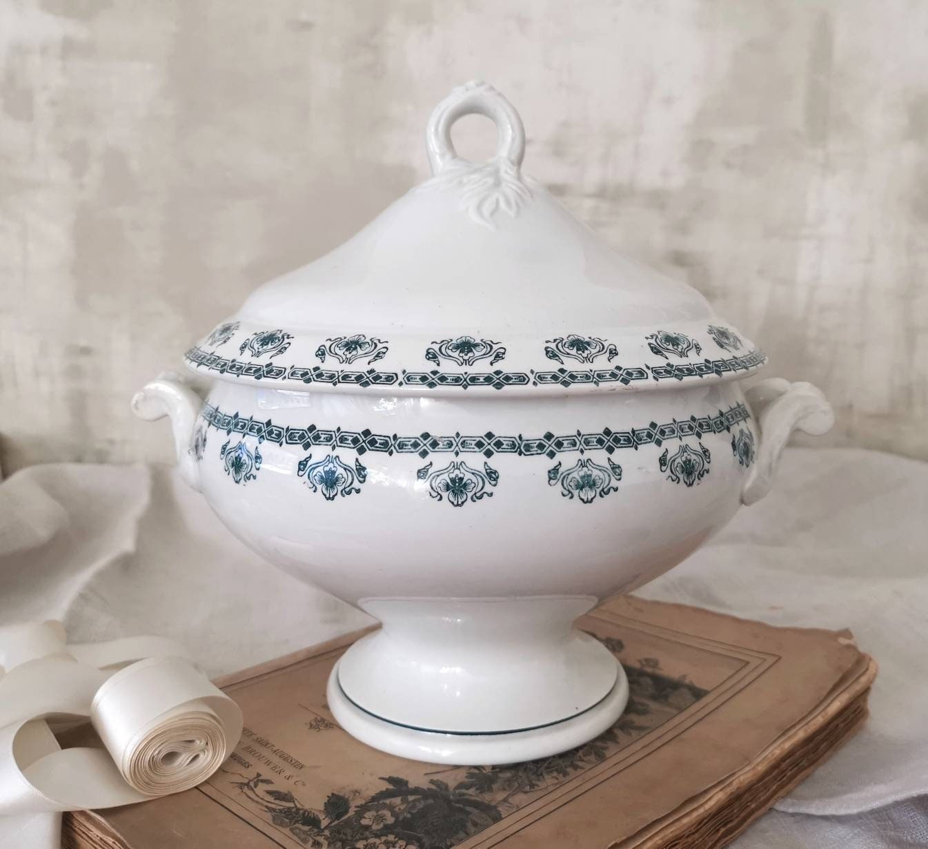 Soupe Français Antique Tureen St Amand/White & Green Ironstone Flower Garland Art Nouveau 19Th Couve