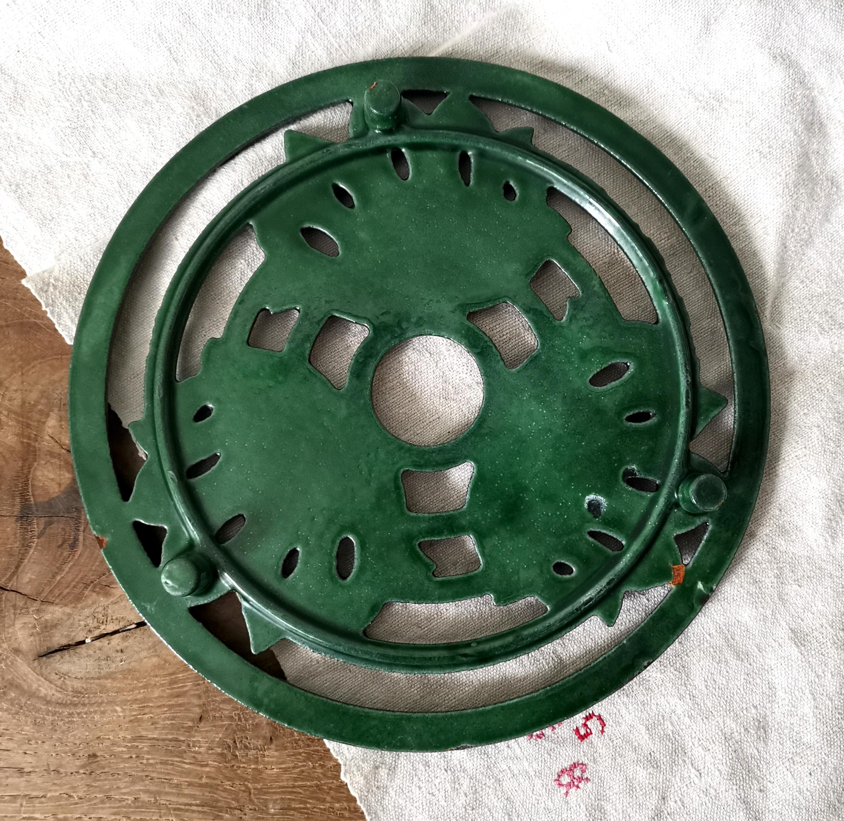 Dessous De Plat En Fonte émaillée Vert - Vintage - Déco Cuisine Rustique
