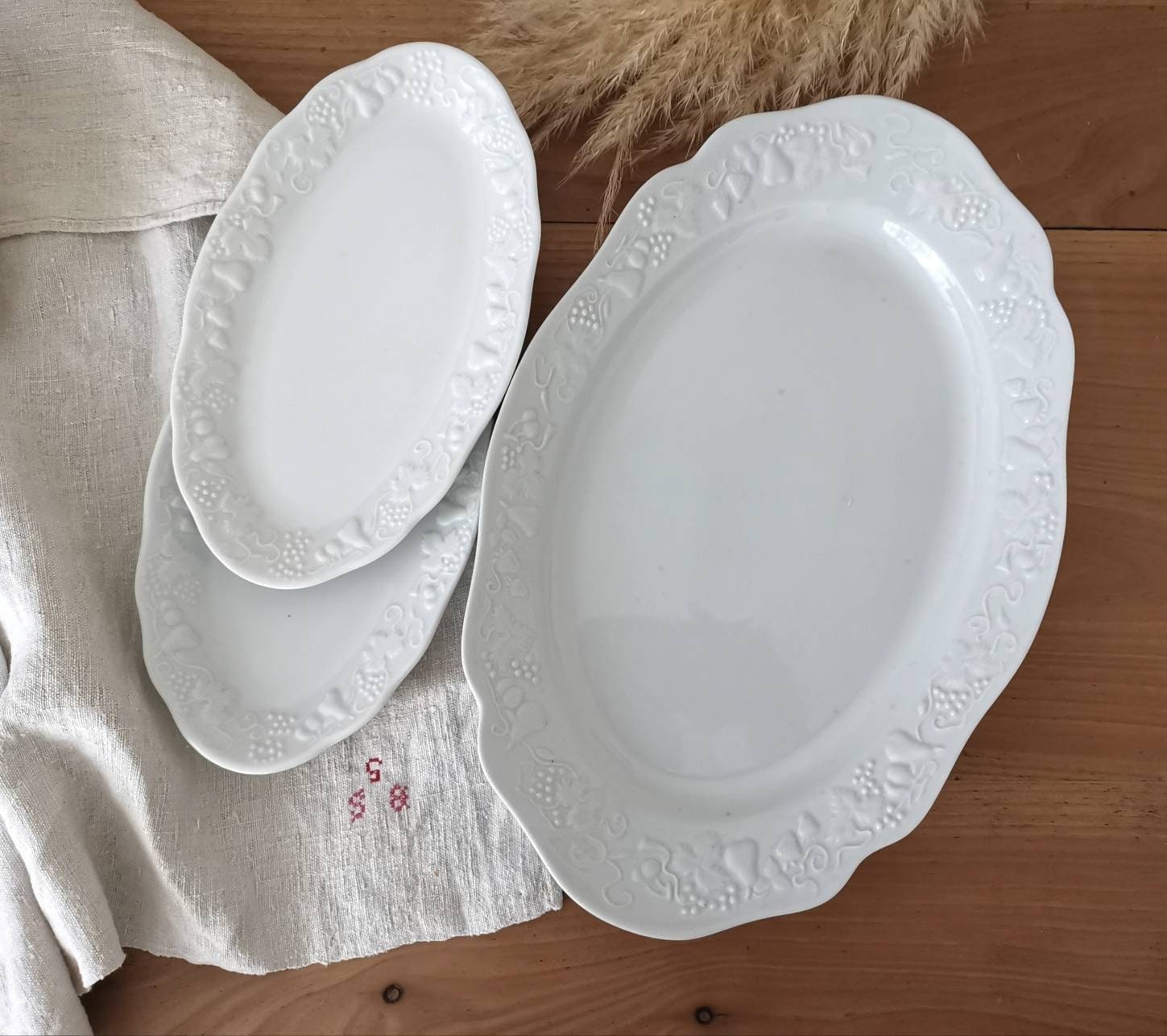 Grand Plateau en Pierre de Fer Withe et 2 Raviers, Porcelaine Limoges France, Assiette Service Gaufr