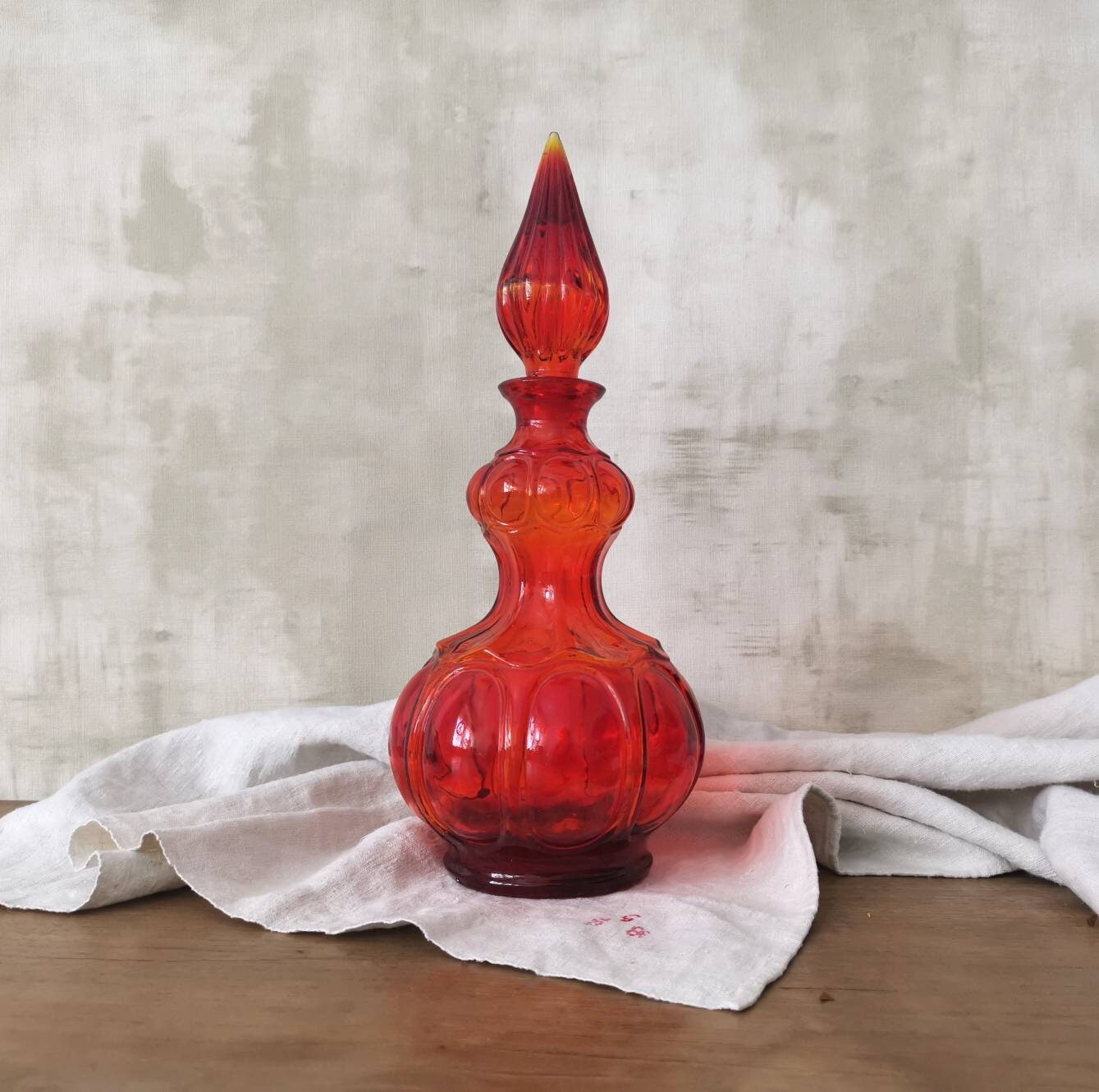 Bouteille Vintage Italian Genie, Carafe en Verre Empoli, Grande Bouteille Rouge, 1970 Glassware