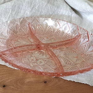 Vintage Art Deco Pink Divider Plate, Blush Pink Glass Serving Dish, Oval Plate w 4 Compartements, Rosaline, Depression Glass