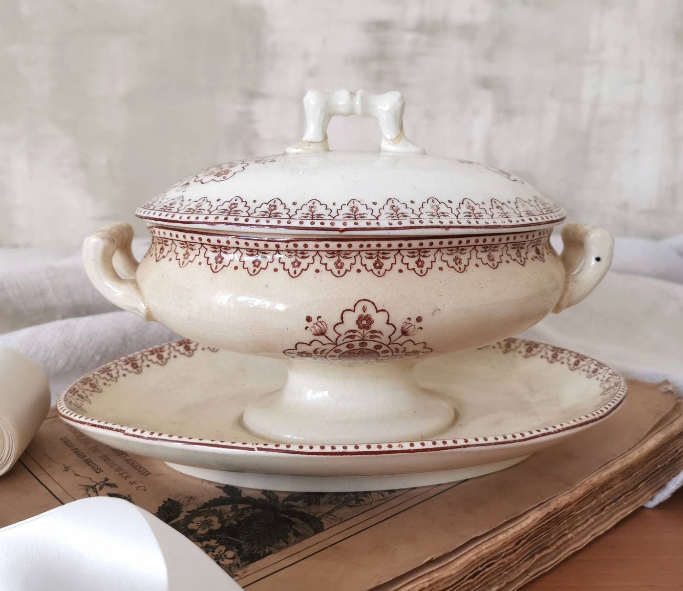 Antique Français Sauce Bateau Clairefontaine S&g Indien, Motif Blanc Rouge Marron, Fleurs Arabesque 
