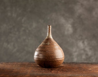 poterie de studio vintage signée Vase en céramique, Made in Sweden, Earthy Tones, vintage Brown Vase, Scandinavian Pottery Design, Home Decor