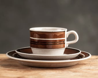 1 di 7 Caffè / Tè TRIO SET di Rorstrand Svezia, modello ISOLDE, Progettato da Jackie Lynd nel 1970, tazza, piattino, piatto da dessert