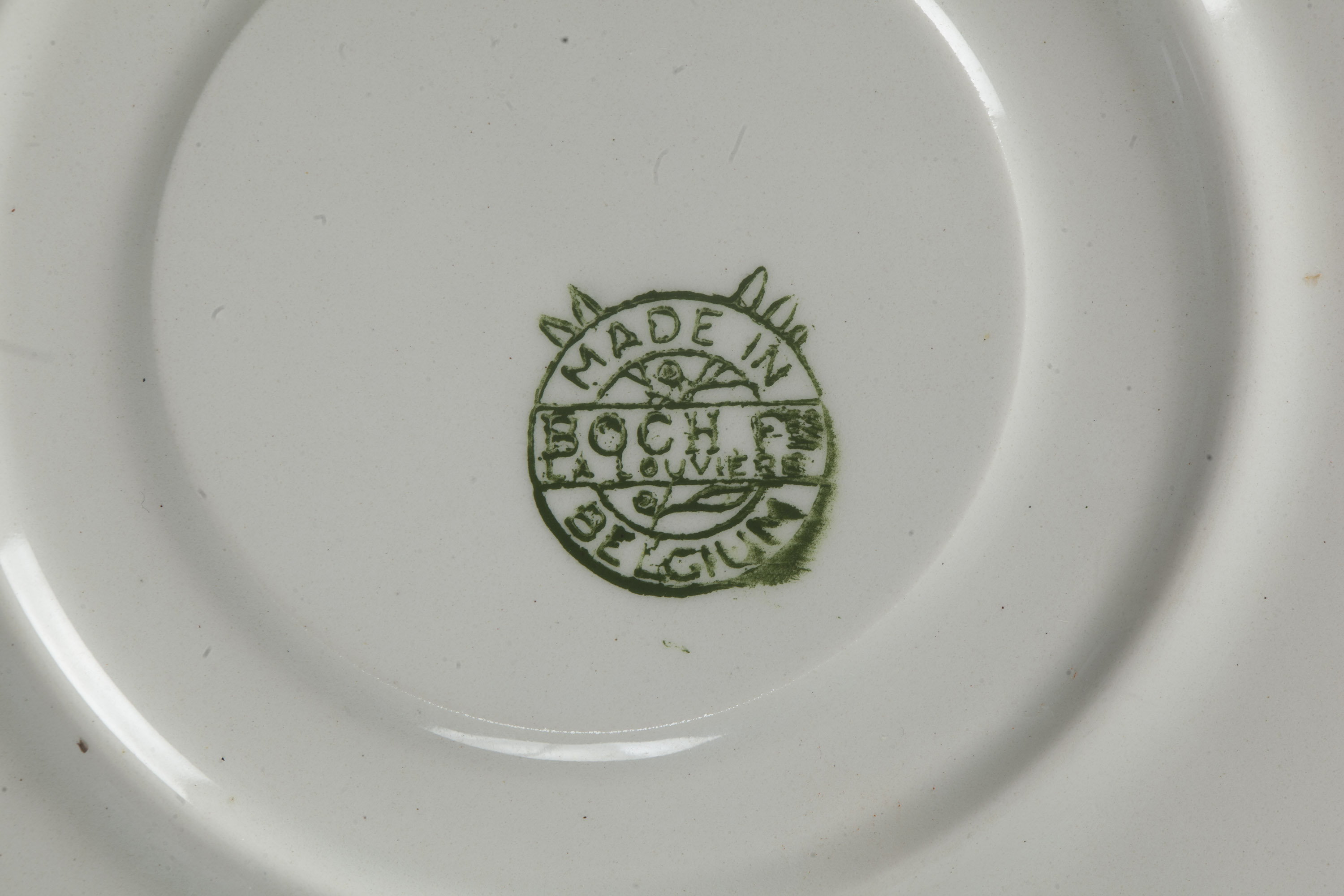 BOCH のベルギー製陶器プレート 7 枚セット、ベルギー製、花柄の