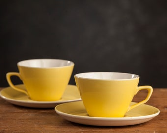 Ensemble de café / thé Boch pour 2, tasses et soucoupes des années 1940, ensemble de café jaune du milieu du siècle de Belgique, tasses Art Déco Boch Frères