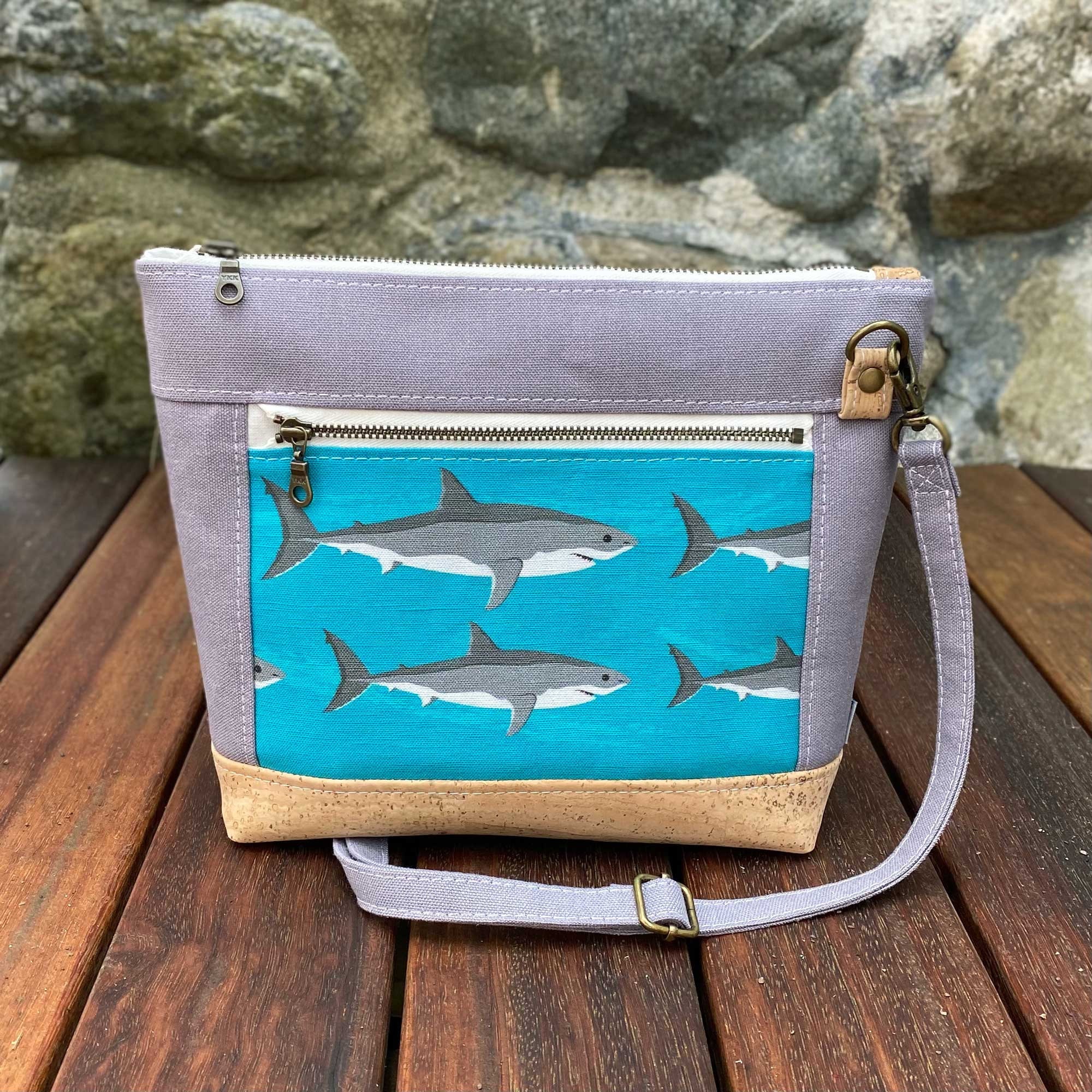 Beach Crossbody Bag for Women Men, Ocean Wave Seashell Starfish Messenger  Bag Lightweight Sling Purse Portable Daypack Waterproof Shoulder Bag for