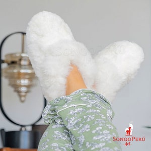 Natural color baby alpaca fur slippers, baby alpaca slippers, alpaca slippers, winter slippers, alpaca slippers handmade in Peru