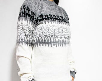 Handcrafted White Alpaca Sweater: Soft Peruvian Wool Knit Pullover