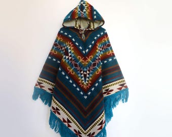 Handgjord alpackaponcho: Grön & blå inhemsk design