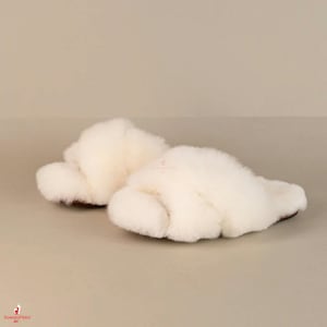 White baby alpaca slipper, comfortable gray slipper, baby alpaca slippers, alpaca slippers, winter slippers,alpaca slippers handmade in Peru