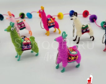 keychain, Llama Alpaca Miniature, Llama Wool Keychains, Alpaca Keychains, Peruvian Keychains, party favor, wedding special gift