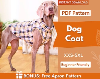 Può includere: Un cane Weimaraner indossa un cappotto trapuntato per cani con motivo a quadri beige, nero e bianco. L'immagine include il testo: INSTANT DOWNLOAD, PDF Pattern, Dog Coat, XXS-5XL, Beginner Friendly e BONUS: Free Apron Pattern su sfondo arancione.