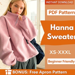 Może przedstawiać: Jasnoróżowy sweter z polaru z wysokim kołnierzem i zamkiem błyskawicznym z przodu. Tekst na obrazku brzmi: INSTANT DOWNLOAD, PDF Pattern, Hanna Sweater, XS-XXXL, Beginner Friendly oraz BONUS: Free Apron Pattern. Sweter posiada długie rękawy.