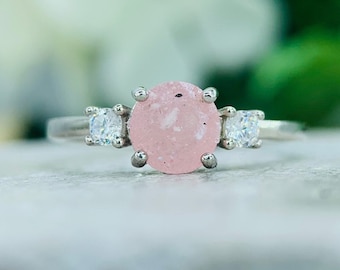 Suavidad * anillo de recuerdo * memorial * piedra con cenizas * joyería personalizada * piedra de cristal * piedra conmemorativa * cenizas en piedra preciosa * cuarzo rosa