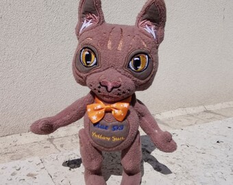 Chat marron, Chat poupée de chiffon, Peluche de chat personnalisée, Chat à poil court, Commission en peluche personnalisée, Cadeau sur le thème du chat