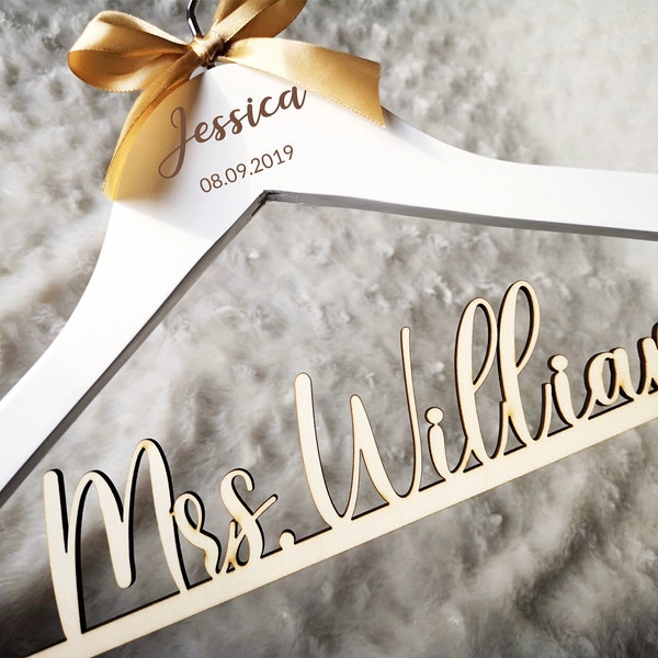 Wedding Dress Hanger, Bridal Hanger, Personalized Bride Hanger, Wedding Dress Hanger, Wedding Name Hangers, Bridal Shower Hanger