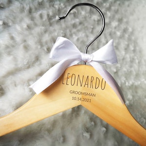 Groomsman Hangers, Gegraveerde Hanger voor Beste Man, Aangepaste Bruidshanger, Bruiloft Bruidegom Hanger, Bruiloft Naam Hangers, Bruiloft Pak Hanger
