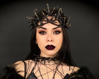 Crown of thorns, Crown with spikes, Gothic crown of branches, Evil queen, Dark fairy crown, Thorn wreath, Wreath of blackthorn branches.