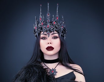 Unisex Gothic crown, Gothic Queen crown, Evil Queen tiara, Devil crown, Dark Fairy Queen, Queen Vampire tiara, Dark Goddess, Gothic wedding