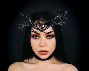 Dark fairy headpiece, Woodland tiara, Goth crown wedding, Gothic headpiece, Witch crown, Dark goddess tiara, Dark fairy queen, Vampire crown