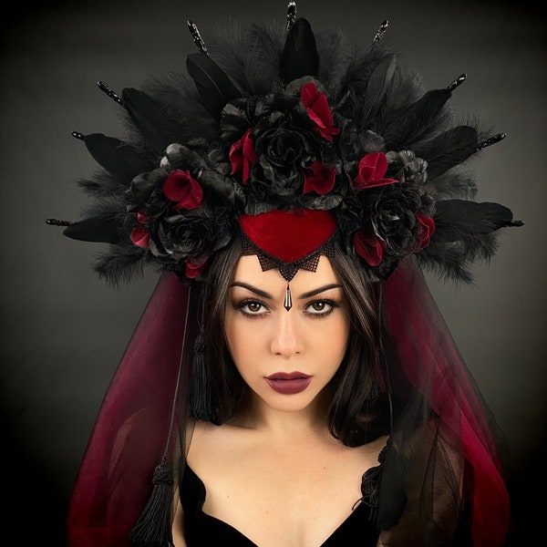 Karneval Halo Krone, Gothic Königin Krone mit langem Schleier, Alternative Hochzeit, dunkle Königin Krone, Göttinnen Kopfschmuck schwarze Rebe Farbe